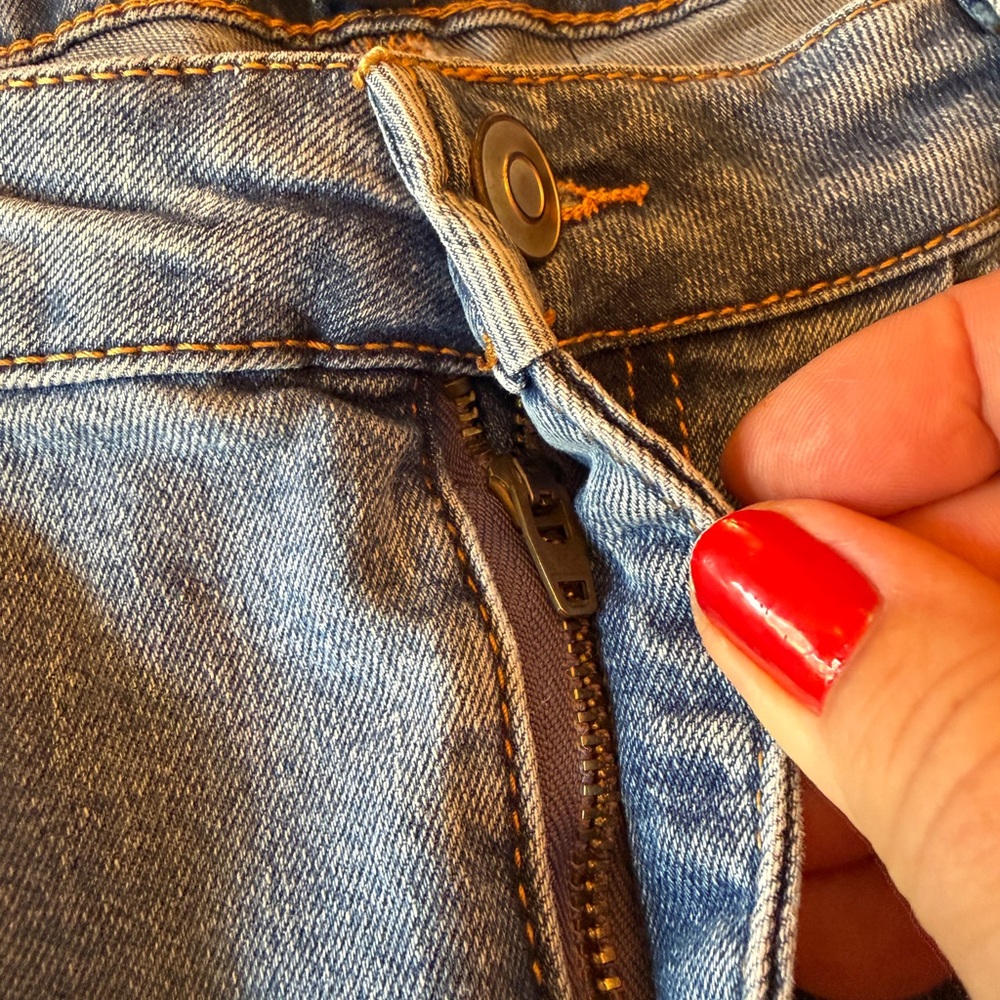 BCBGeneration Light Blue Pleated Trouser Jean Shorts - Picture 5 of 12